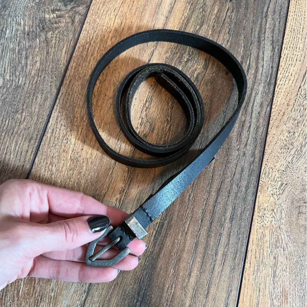 Widow (dolls kill) skinny black leather belt